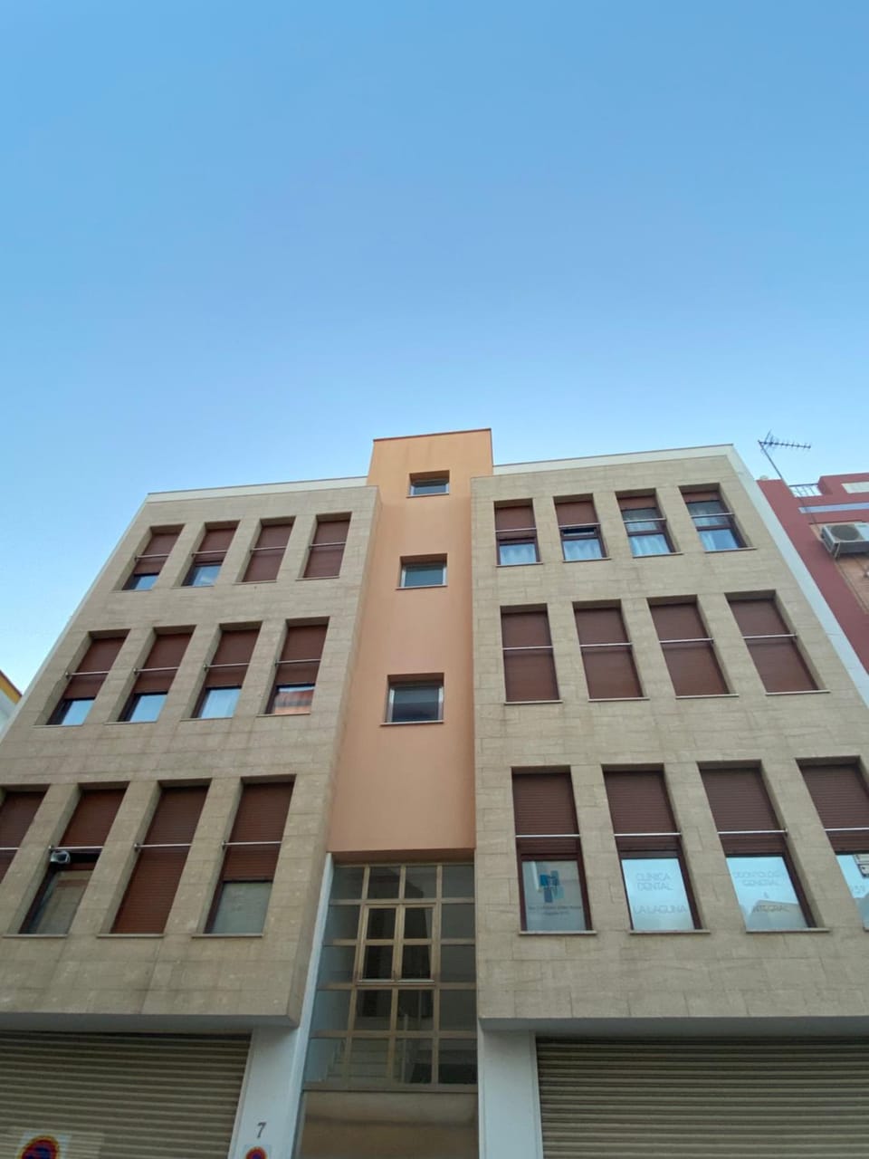 Facade/entrance