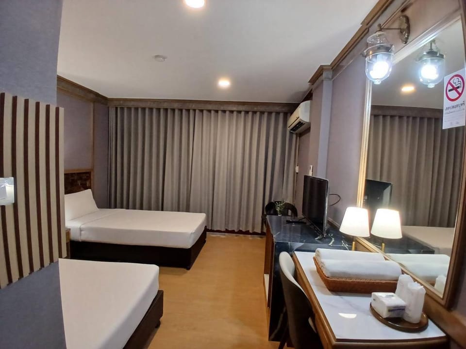Property building, Bed, Bedroom, towels