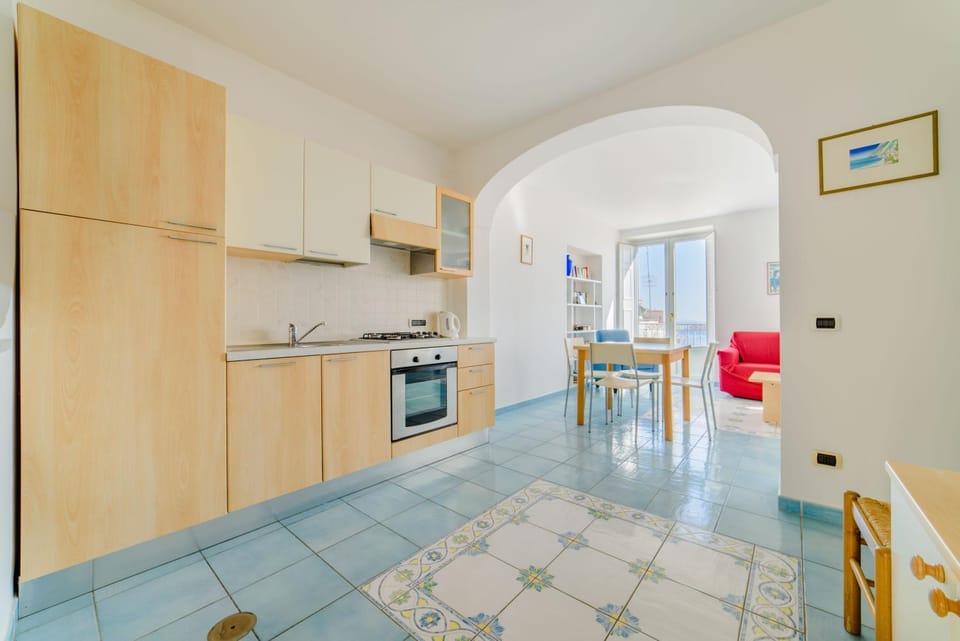 Kitchen or kitchenette, Living room, Seating area, pet friendly, stove
