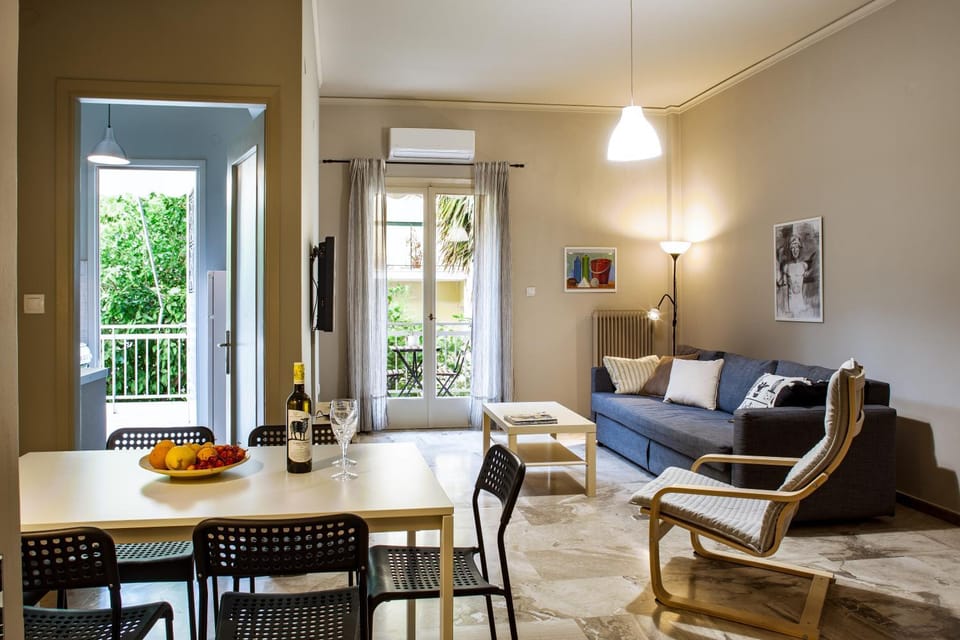 Living room, Seating area, Dining area