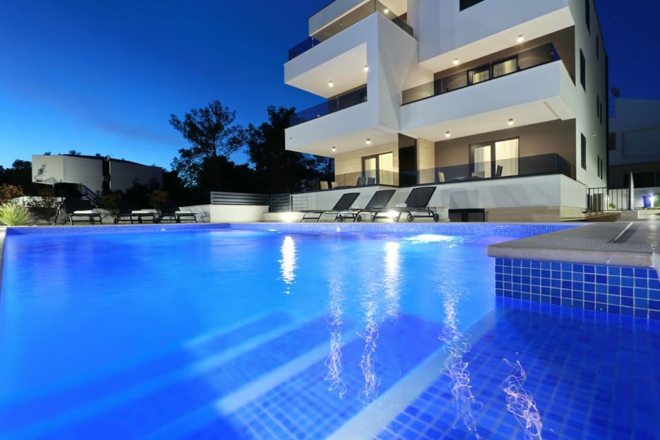Property building, Swimming pool