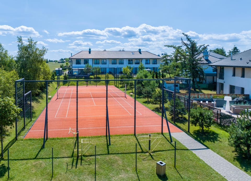 Tennis court, Tennis court