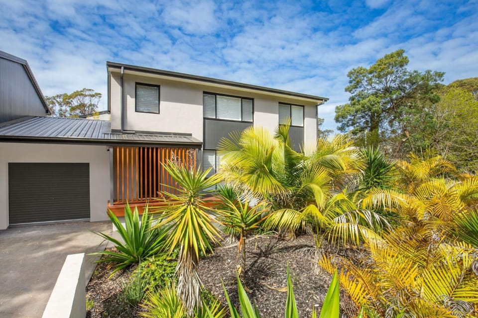 Mirigaan I Pet Friendly I 8 Min Walk to Beach House in Culburra Beach
