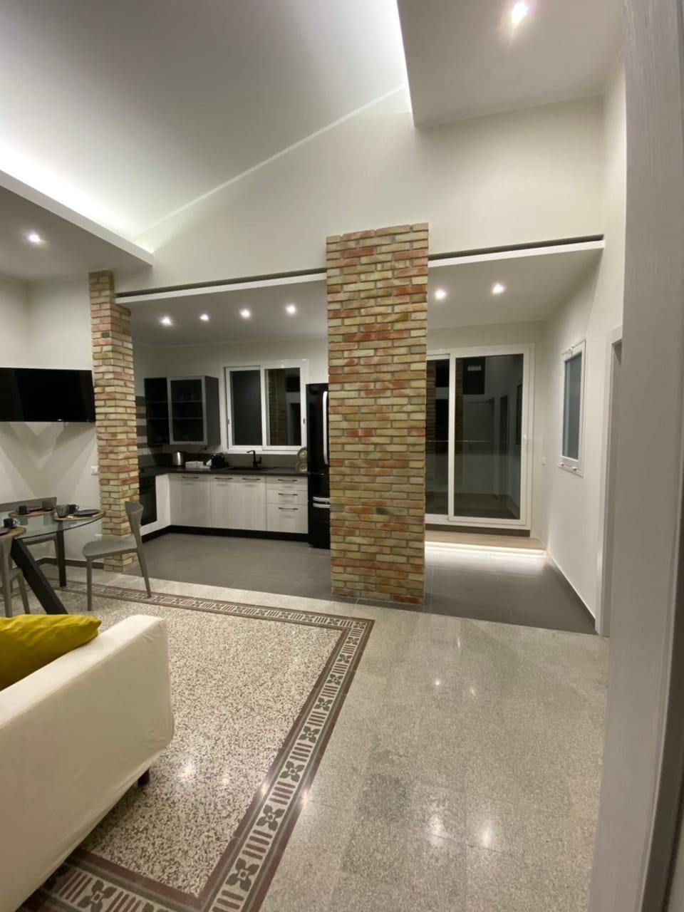 Communal lounge/ TV room