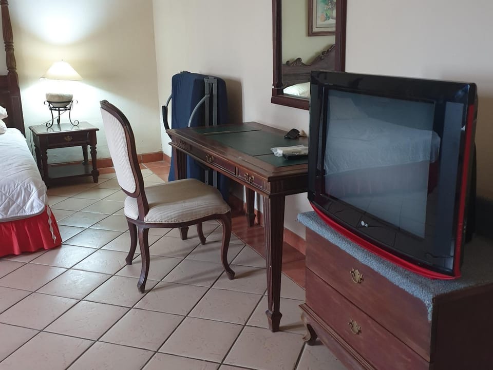 Apartemen Marbella anyer tower sadewa lt 5 view kolam renang & laut Apartment in Indonesia