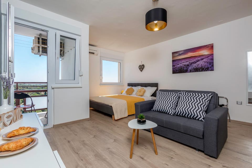 Living room, Photo of the whole room, Seating area, Sea view