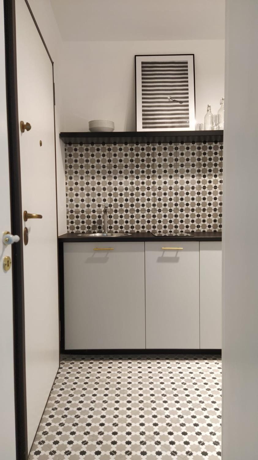 Kitchen or kitchenette