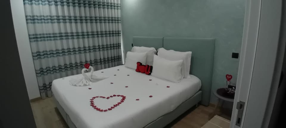 Photo of the whole room, Decorative detail, Decorative detail, Bedroom