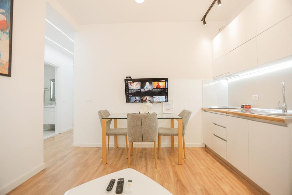 TV and multimedia, Dining area