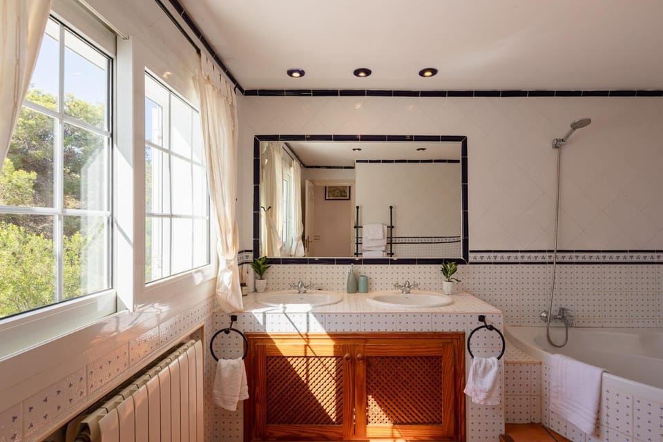 Bathroom, Bath