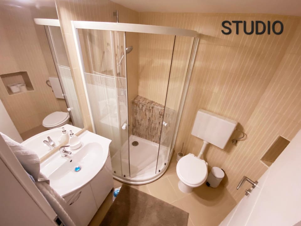 Shower, Bathroom