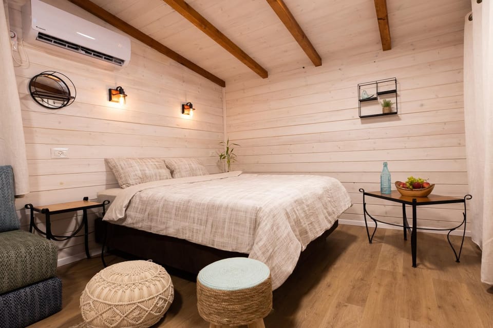 Bed, Bedroom, air conditioner