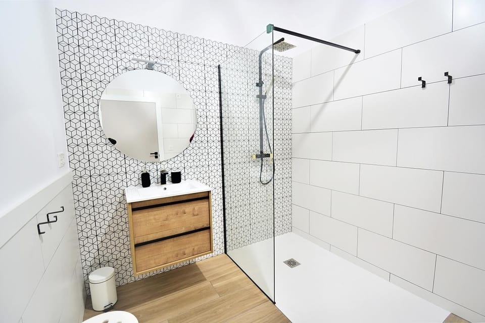 Shower, Bathroom