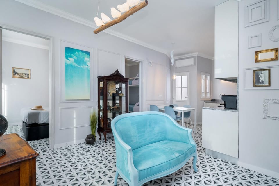 TV and multimedia, Living room, Seating area, hair dresser