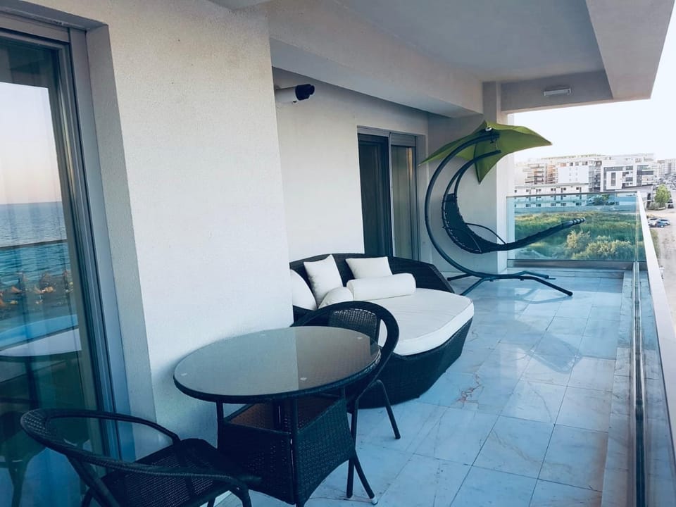 View (from property/room), Balcony/Terrace, Seating area