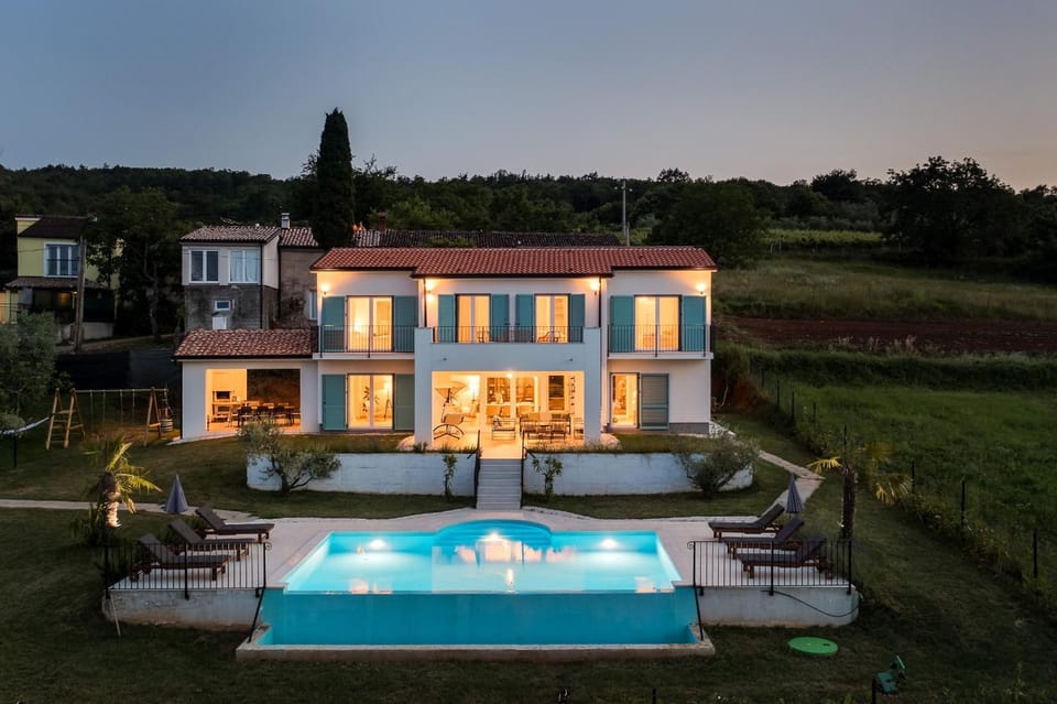 Property building, Swimming pool