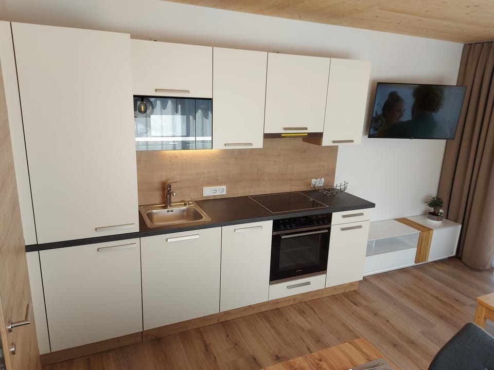 TV and multimedia, Kitchen or kitchenette