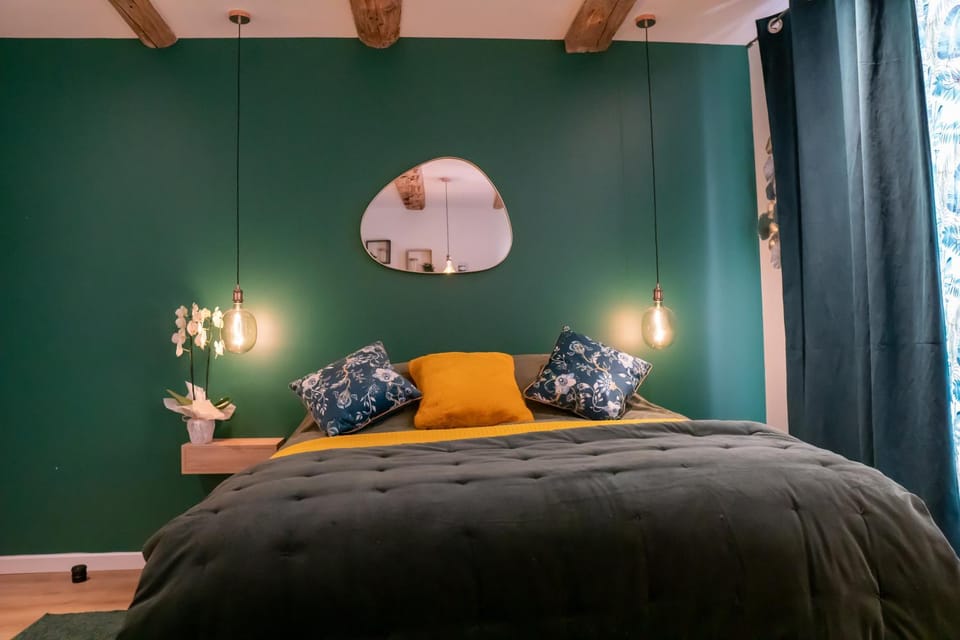 studio coeur de ville neuf et design tt equipé parking gratuit Apartment in Sanary-sur-Mer