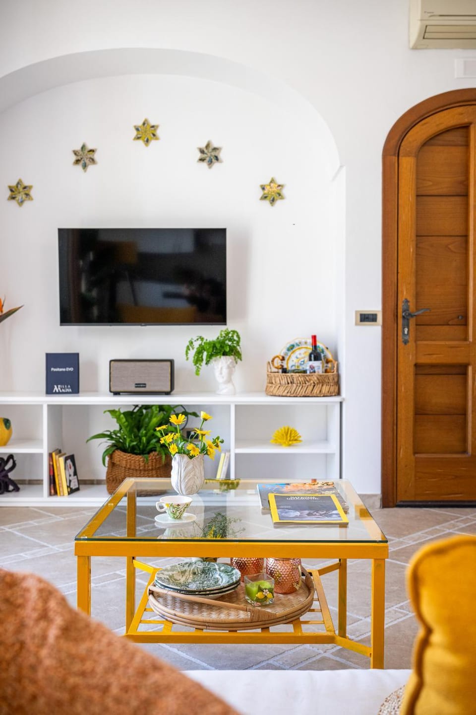 TV and multimedia, Living room