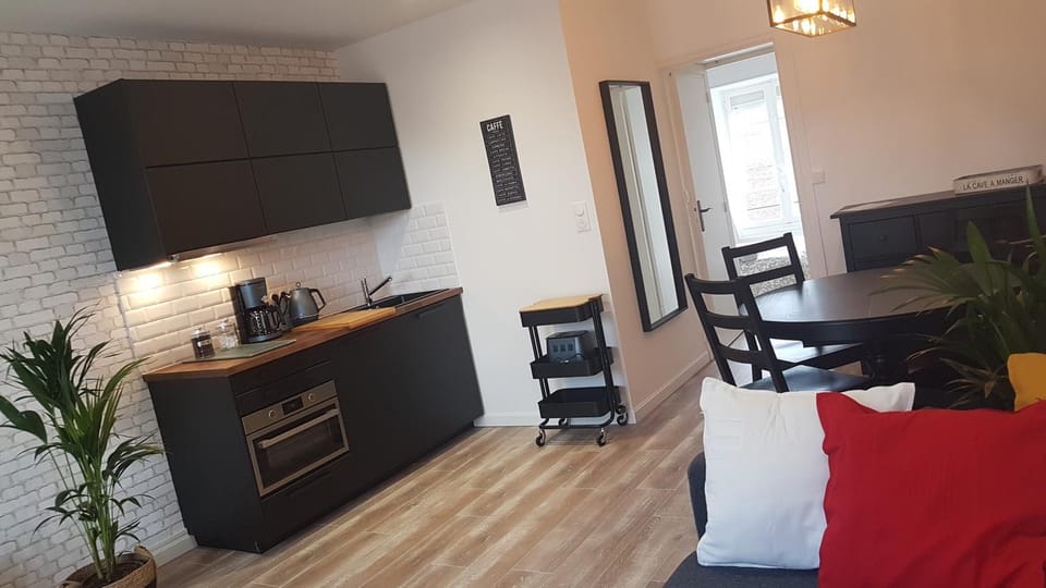 Quartier historique 100m plage WIFI Apartment in Normandy