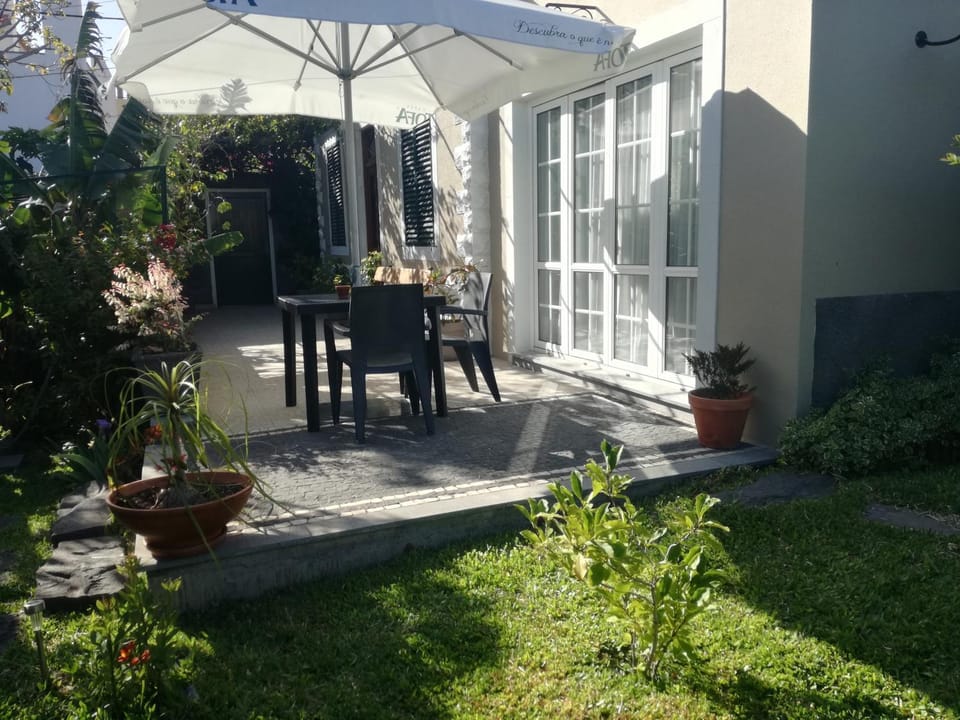 Patio, Facade/entrance