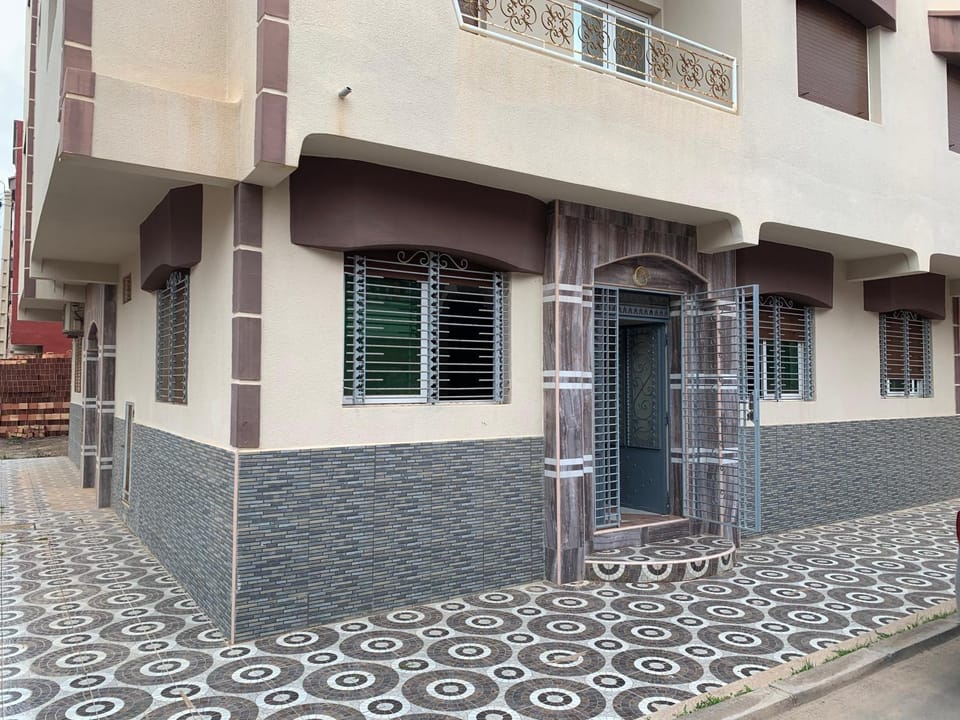 Property building, Day