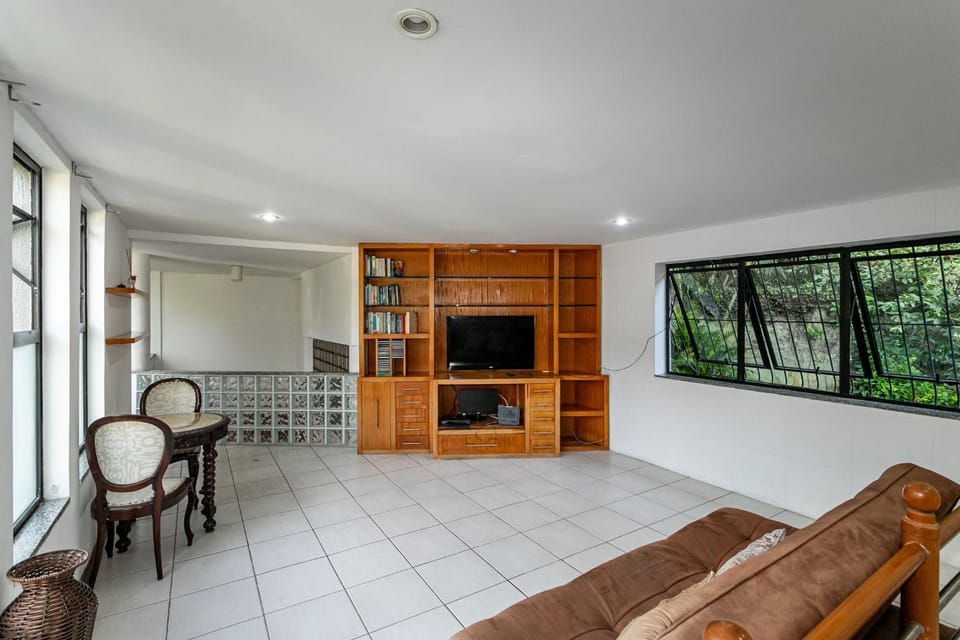 Communal lounge/ TV room, Living room, Dining area