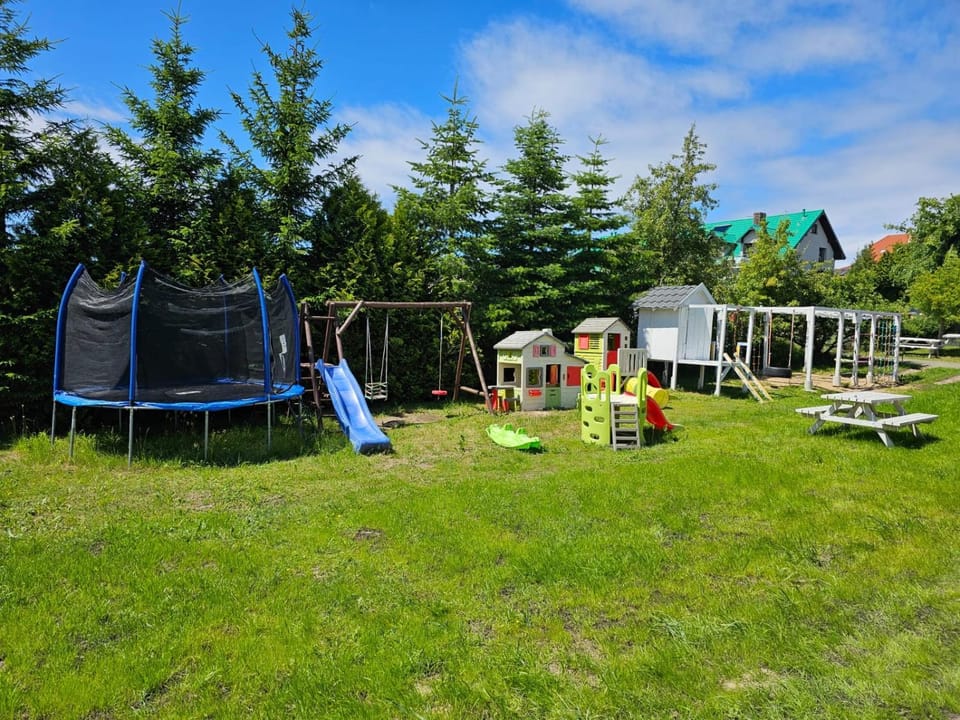 Day, Natural landscape, Children play ground, Garden, Evening entertainment, Garden view