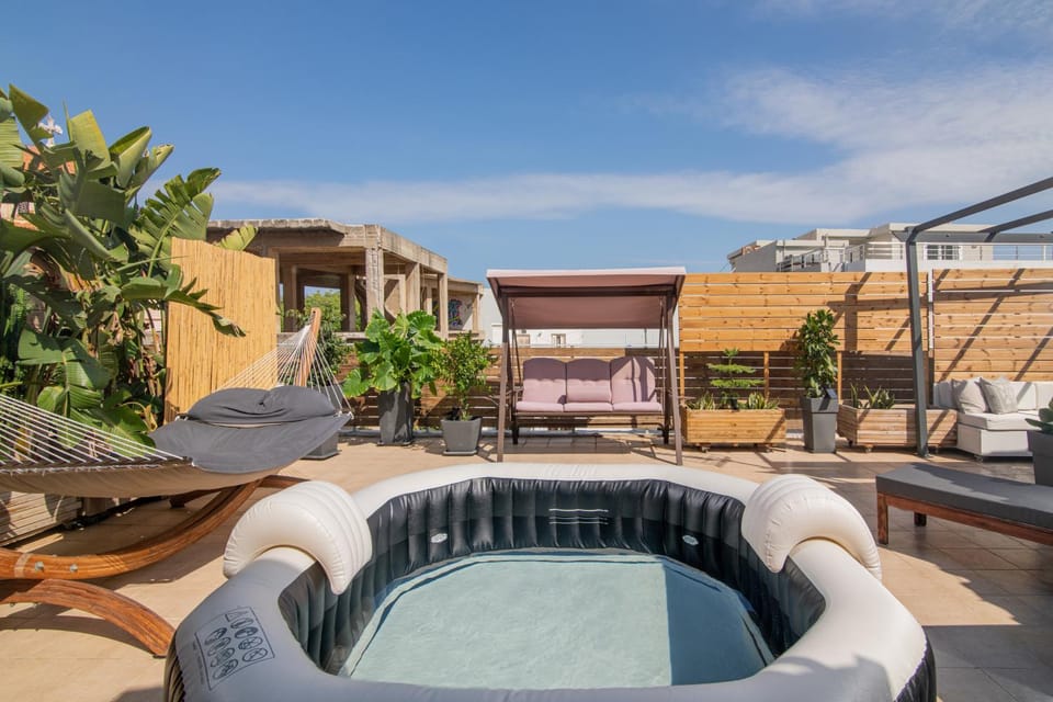 Patio, Day, Hot Tub, View (from property/room), Balcony/Terrace, Seating area, sunbed