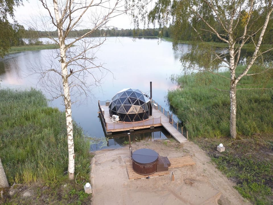 Property building, Patio, Natural landscape, Hot Tub, Lake view