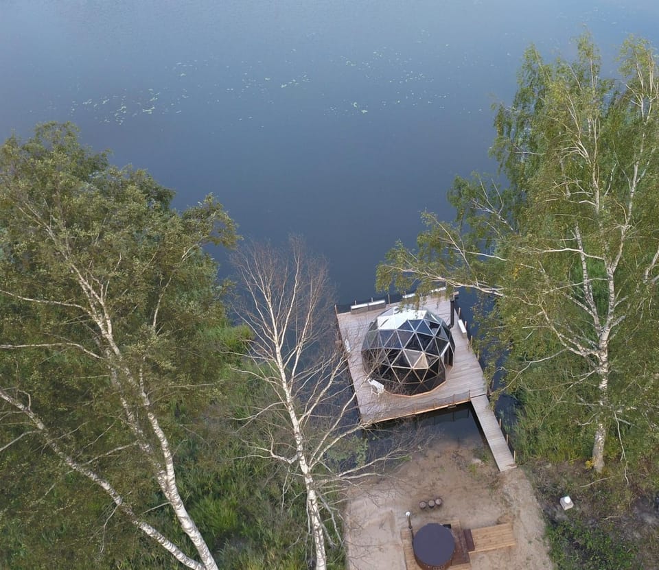 Property building, Patio, Natural landscape, Bird's eye view, Lake view