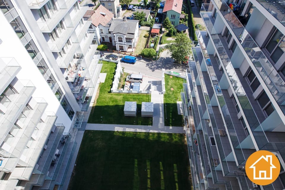 Property building, Natural landscape, Bird's eye view, Garden, Street view, Location