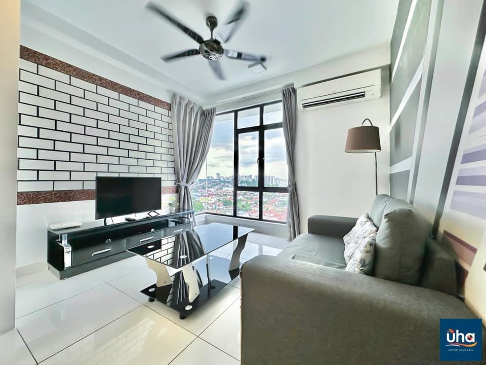 Communal lounge/ TV room, TV and multimedia, Living room, Seating area, Evening entertainment