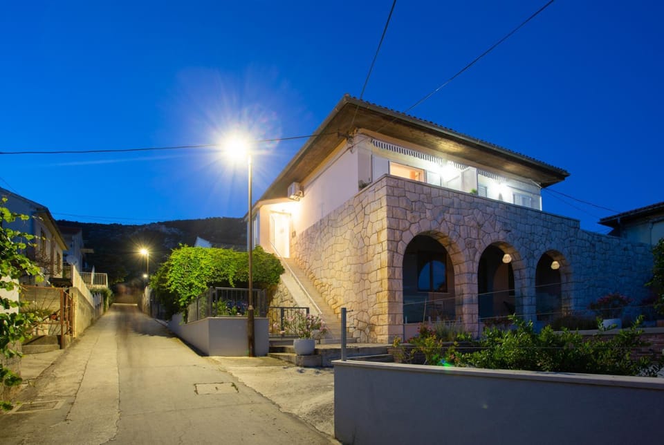 Property building, Street view