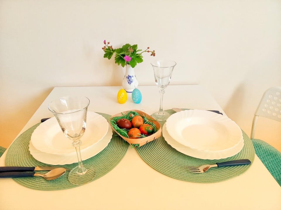 Food and drinks, Dining area, Breakfast