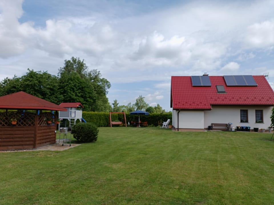 Property building, BBQ facilities, Garden