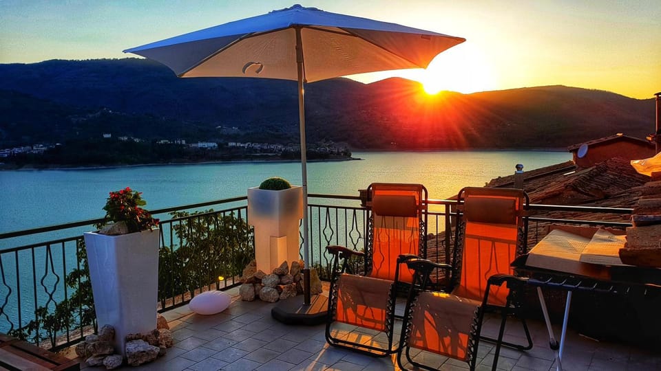 La terrazza sul lago Turano House in Lazio