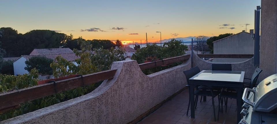 View (from property/room), Balcony/Terrace, Balcony/Terrace, Sunset