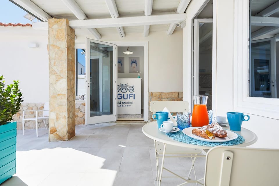 Property building, Breakfast, Buffet breakfast