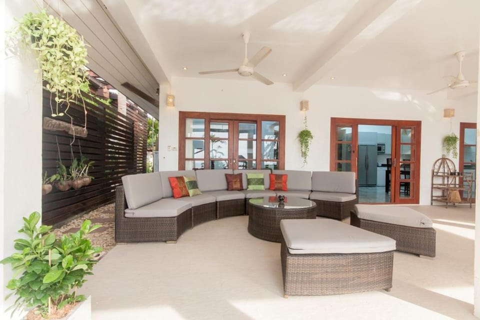 Malee Beach A1 Villa in Sala Dan