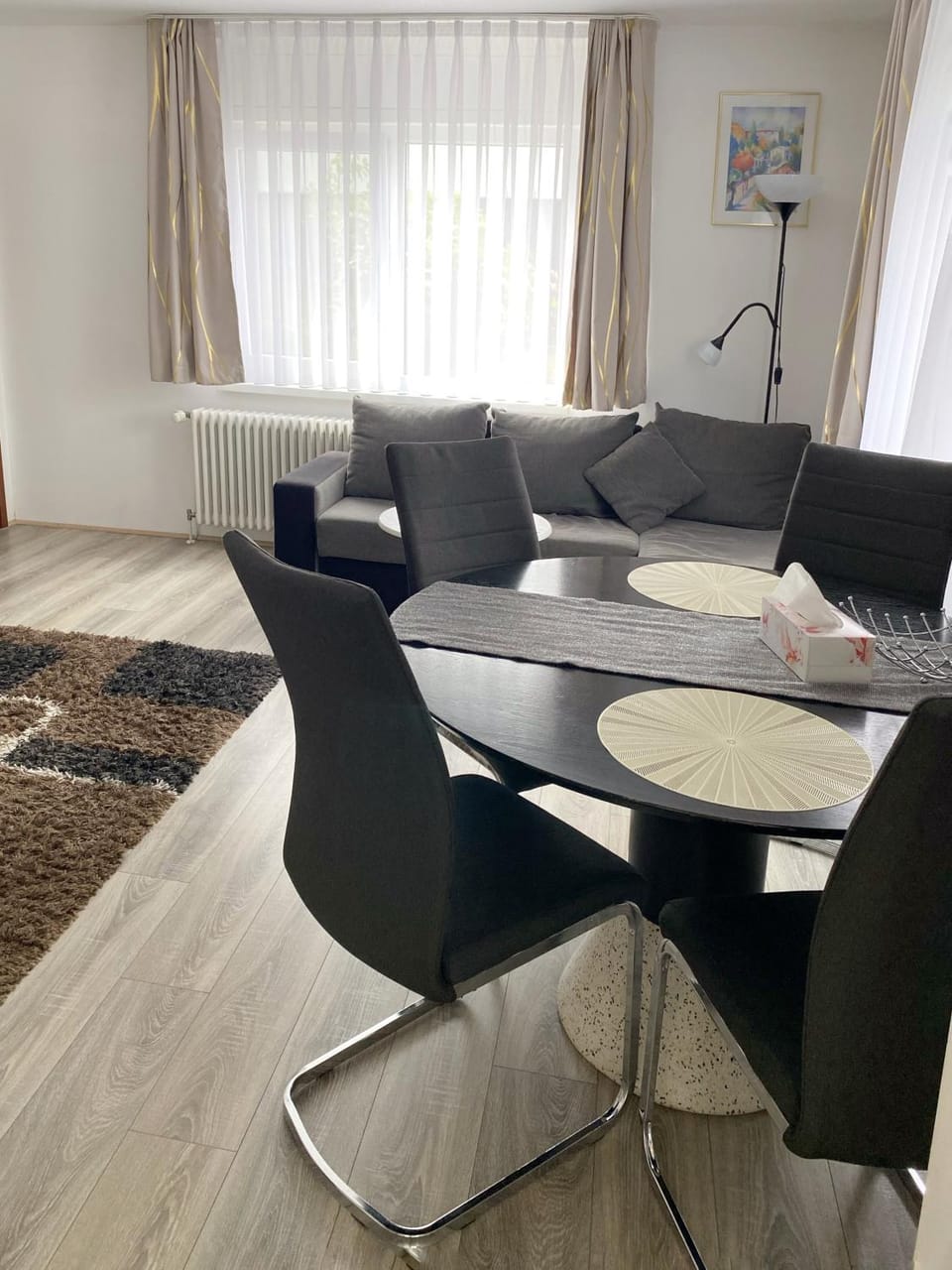 Seating area, Dining area