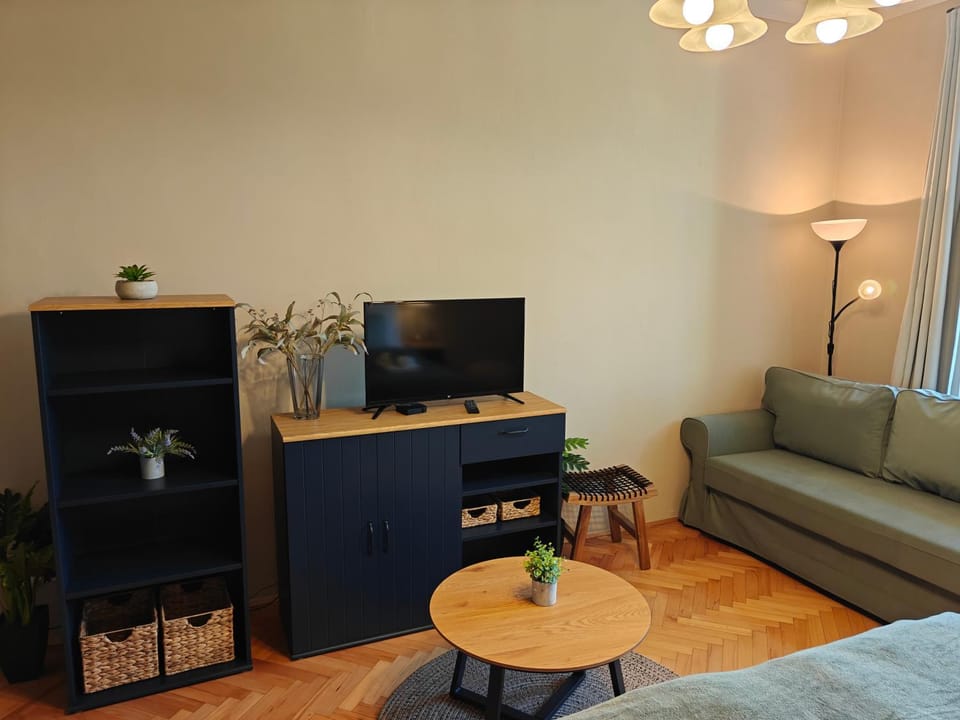 TV and multimedia, Seating area, Area and facilities