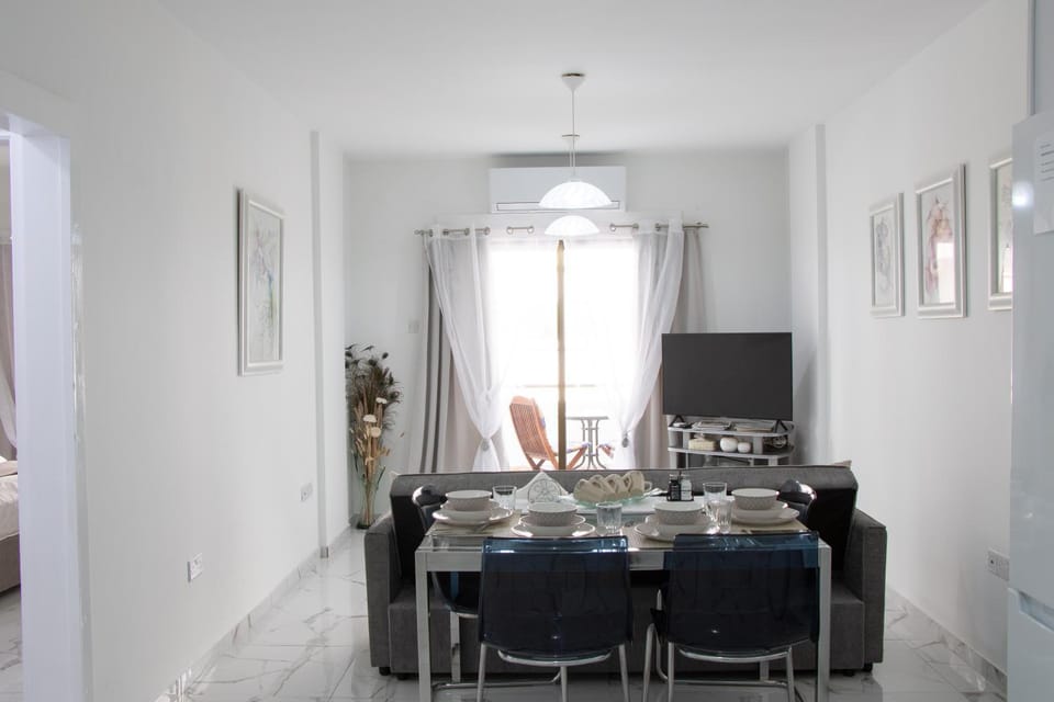 Apartment,NEAR THE BEACH Pinikoudes Apartment in Larnaca