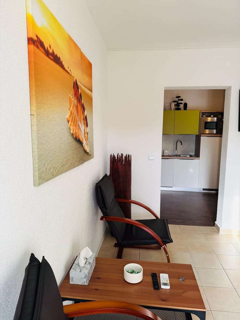TV and multimedia, Kitchen or kitchenette, Living room, Seating area