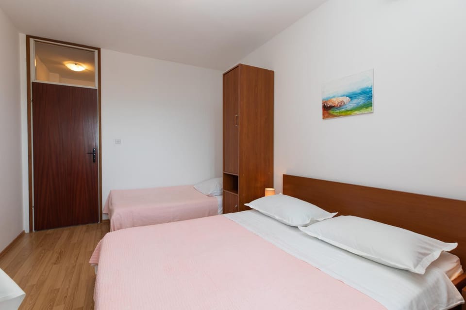 Apartment Meira br5 Apartment in Split-Dalmatia County