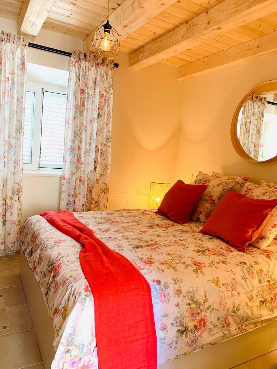 Property building, Bed, Photo of the whole room, Bedroom