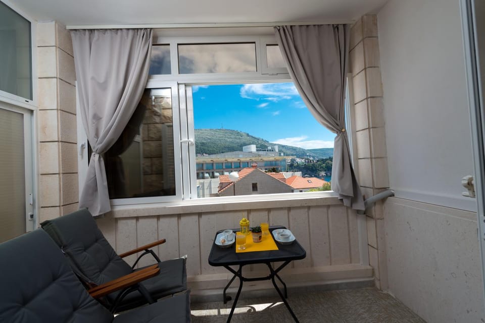 Day, Natural landscape, View (from property/room), Balcony/Terrace, Seating area