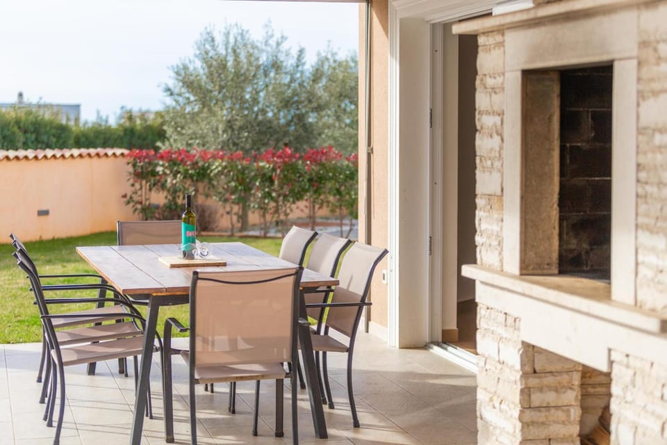 Patio, BBQ facilities, Dining area