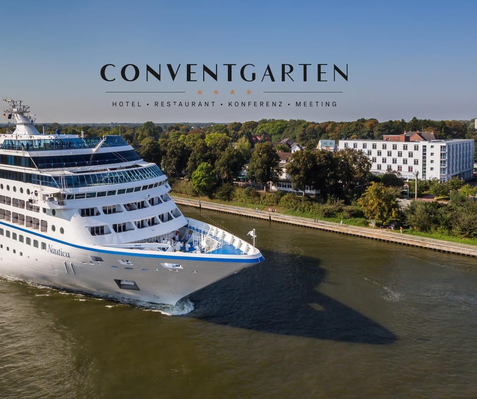 Nearby landmark, Natural landscape, View (from property/room), Lake view, Landmark view, River view