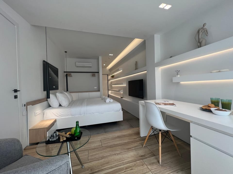 The Dazzling Glimpse Acropolis Suites Apartment in Athens